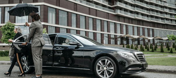 Business Travel With Chauffeur Service: 12 Benefits (2026)