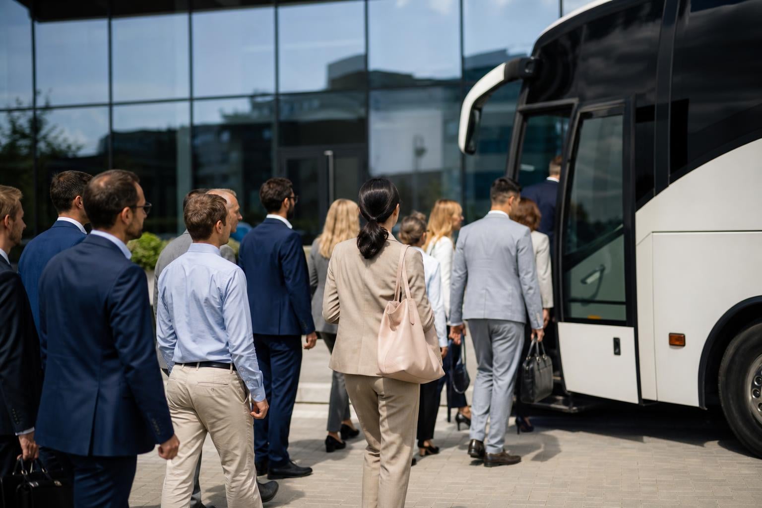 How to Plan Group Transfers for Events and Conferences | My Private Transfers how to plan group transfers for events and conferences