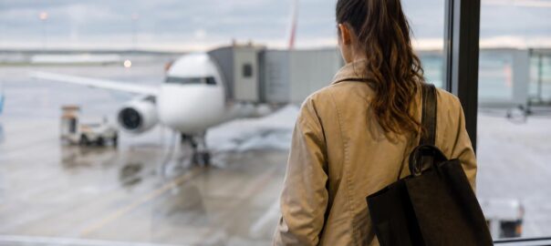managing tight flight connections and onward transport